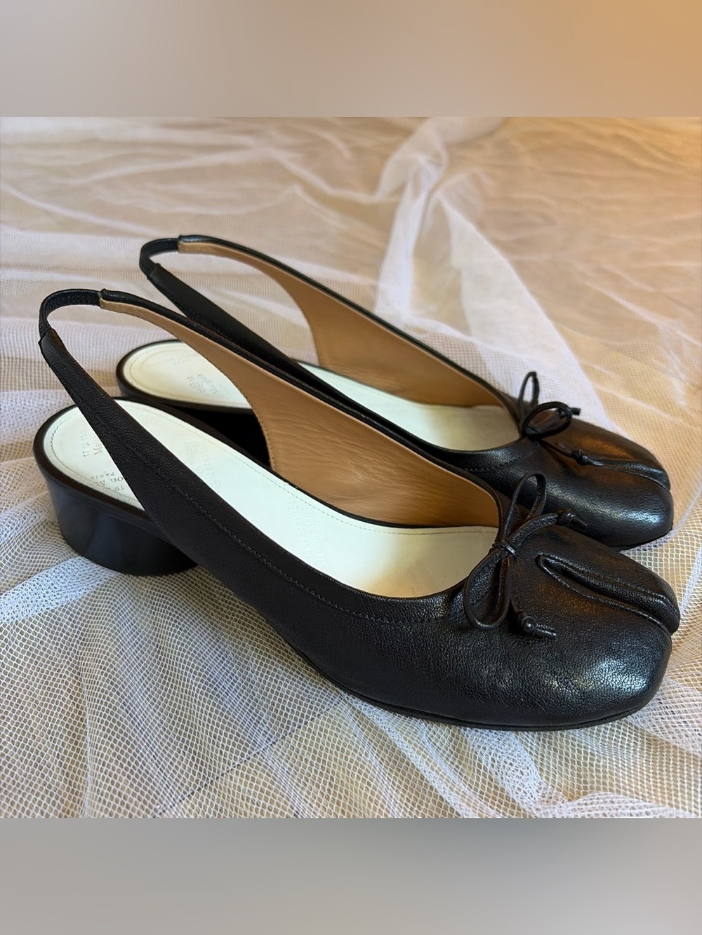Black Leather Slingback Ballet Pumps with Bow - Picture 2 of 7